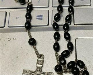 https://www.ebay.com/itm/125103757584	LAN5712 Rosary Sterling Cross Genuine Cocoa Italy 59 Black Bead		 BIN 	 $19.99 
