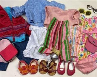 https://www.ebay.com/itm/125106702420	HS1033 AMERICAN GIRL DOLL CLOTHES & ACCESSOROIES SHOES, BACKPACK, GLASSES PLUS		BIN	 $35.99 
