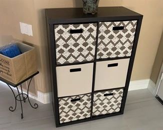 The organizer sold. The items around it are still available. 