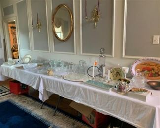 Tables of crystal, serving bowls and trays, punch bowl