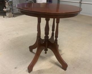 Accent table