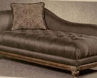 Klaussner chase lounge olive suede. Excellent Condition!

