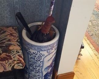 Ceramic umbrella stand