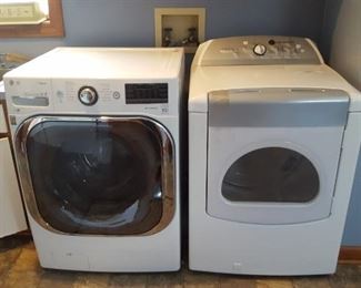 Clothes washer and gas dryer