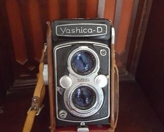 Yashica D twin lens reflex antique camera