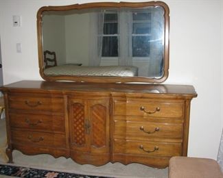#10 - $50.00 - Thomasville Chateau dresser w/mirror 76"x20"