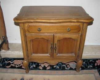 #11 - $30.00pr - Thomasville Chateau pair nightstands 25"x17"x23" (condition issues)