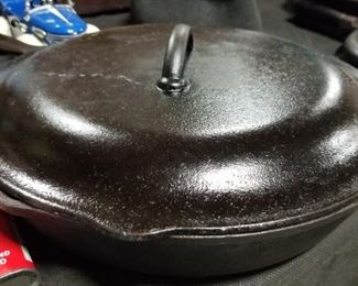 Cast Iron Skillet with Lid 