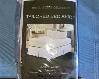 Hotel Luxury Tailored Bed Skirt Queen White 16" Drop New $12.00