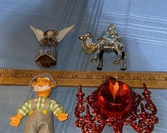 4 Vintage Christmas Items $10.00