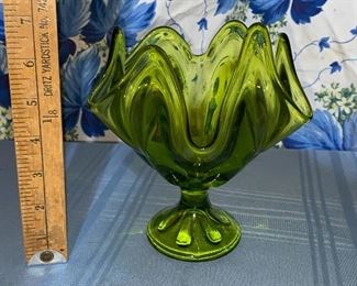 Viking Glass Epic Six Petal Green Handkerchief Vase $15.00