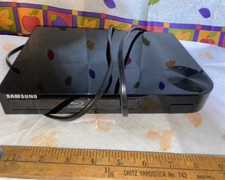 Samsung BD-F5700 Blu-Ray Player, No controller $8.00