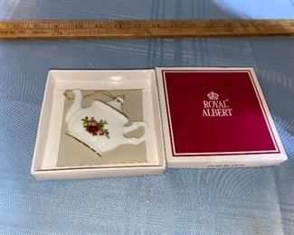 Royal Albert Old Country Rose Ornament $5.00