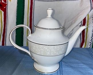 Lenox Opal Innocence Teapot New Condition $50.00