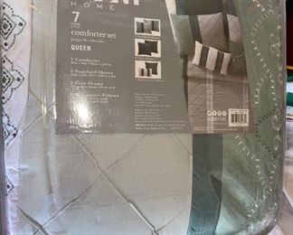 VCNY 7 Piece Comforter, 2 Standard Shams, 2 Euro Shams, 2 Decorative Pillows Set Queen $64.00