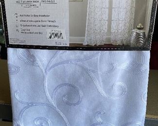Modern Threads Embroidered Leaf Curtains 2 Panels New 37X84 inches $20.00