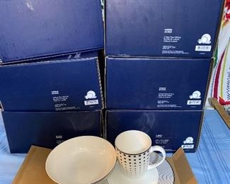 Mikasa 7 Place Settings (28 Pieces) New in box Cheers Pattern $150.00