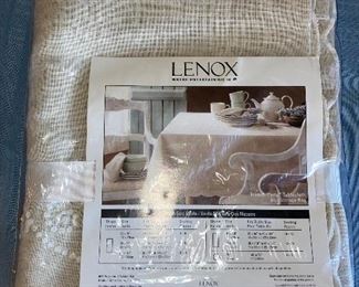 Lenox Tablecloth new $18.00