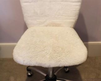 Pottery Barn Teen Polar Bear faux fur Airgo Chair         19" W X 22" D.
