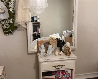 End table with mirror to matching dresser