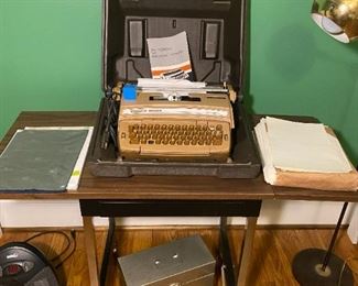 Coronet Electric Typwriter