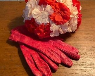 LADIES VINTAGE HAT AND RED LEATHER GLOVES