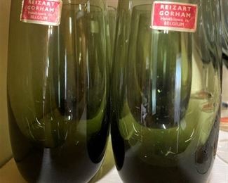 BEAUTIFUL GREEN VINTAGE SET OF 8 HANDBLOWN GORHAM REIZART JUICE GLASSES FROM BELGIUM.