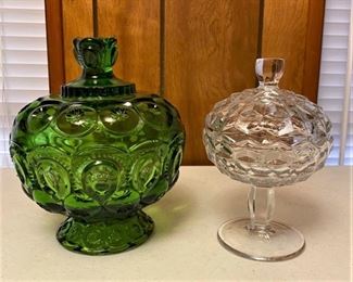 VINTAGE GREEN L.E. SMITH "MOON AND STARTS" COVERED CANDY DISH AND AMERICAN FOSTORIA COVERED CANDY DISH.