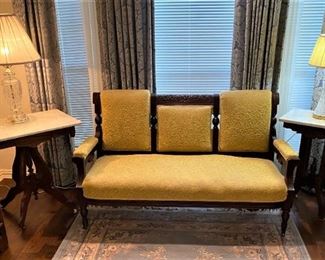 BEAUTIFUL ANTIQUE EASTLAKE SETTEE.  ANTIQUE EASTLAKE SIDE TABLES WITH MARBLE TOPS.