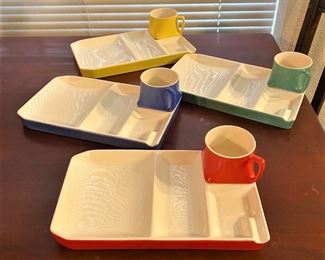 WONDERFUL VINTAGE PRIMARY COLOR LUNCHEON WARE CERAMIC SNACK TRAYS W/CUPS AND PLACE FOR CIGARETTE.