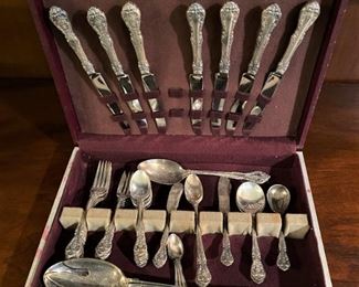 GORHAM KING EDWARD STERLING FLATWARE.42 + 2 PIECES. WE ALSO HAVE 23 PIECES OF TOWEL MADEIRA AND TOWEL TIARA 20 PIECES.