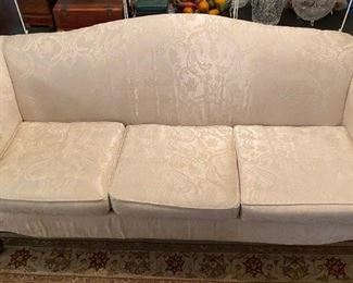 COMFY FORMAL SOFA.