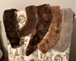 VINTAGE MINK COLLARS.