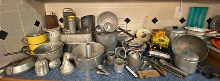 VINTAGE KITCHEN GADGETS. 