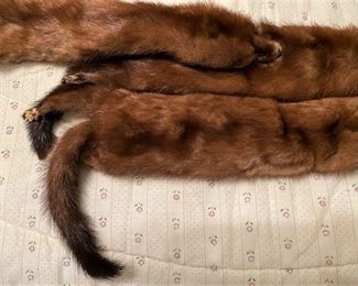 VINTAGE FULL 4-MINK STOLE.