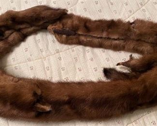 VINTAGE FULL 4-MINK STOLE.