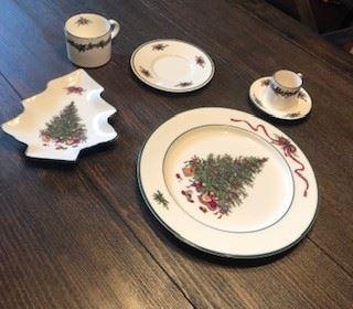 O'Tannenbaum Christmas Dish Set w/ espresso cups/saucers