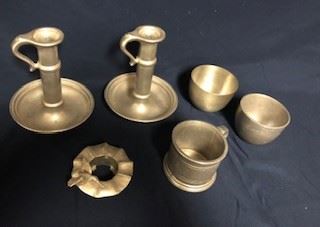 Various pewter items. 