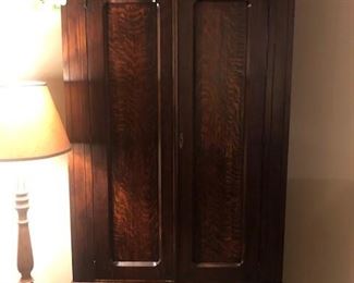 ANTIQUE CABINET WITH DRAWERS