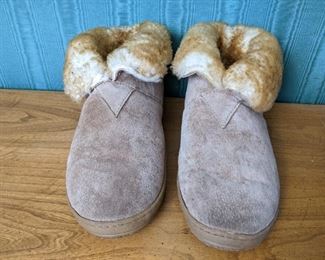 Old Friend Slippers, M11