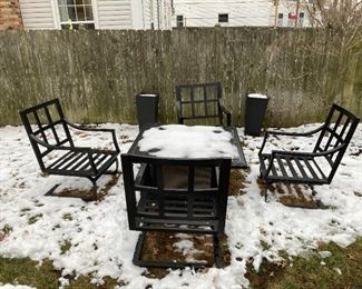 18 Firepit Table Chairs