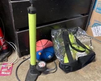 85 Bike Pump and Balls