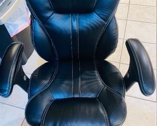 $50
OFFICE CHAIR 