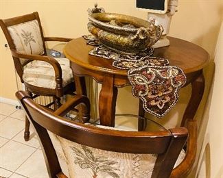 $300
WOOD BARTOP ROUND TABLE WITH 2 SWIVEL STOOLS
CHAIRS MEASURE 23”W x 19”D x 44”H
TABLE MEASURES 35.5”DIA x 41.5”H 