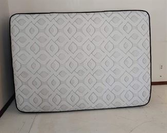 AVAILABLE FOR PRESALE - Full Sealy posturpedic mattress 200.00 OBO