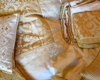 Set of linens, gold, king size