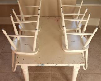 children's craft table and 4/four chairs
