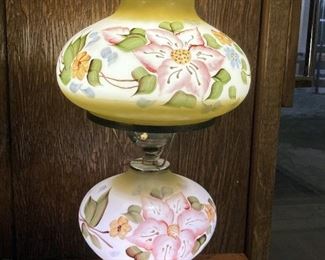 ANTIQUE LAMP. BOTTOM AND TOP LIGHT SEPARATELY OR TOGETHER.