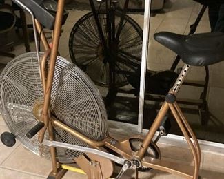 SCHWINN AIR-DYNE EXERCYCLE. VINTAGE. VERY FINE CONDITION. READY TO RIDE.
