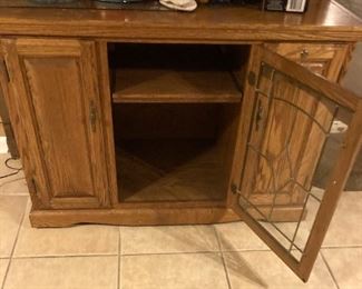 CENTER DOOR OPEN. MORE NICE STORAGE